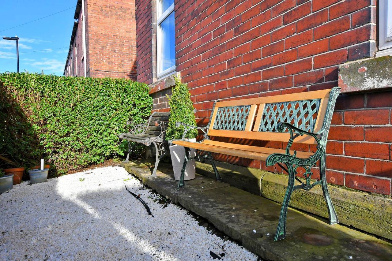 Spacious 4br, Parking, Near Centre, Accommodates 8